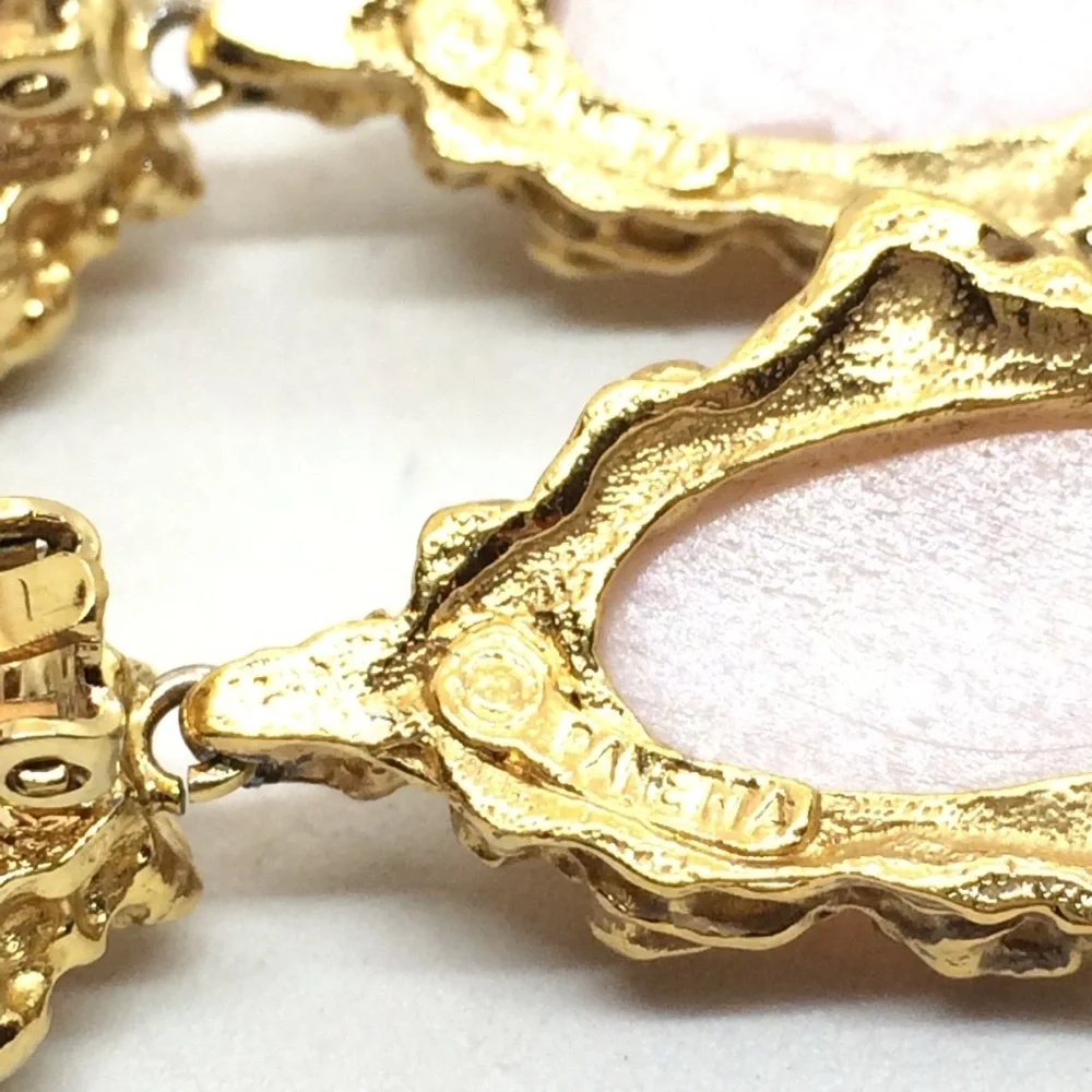 !!SOLD!! VINTAGE PANETTA FAUX ANGEL SKIN CORAL CLIP EARRINGS DROP DANGLE ORNATE_14